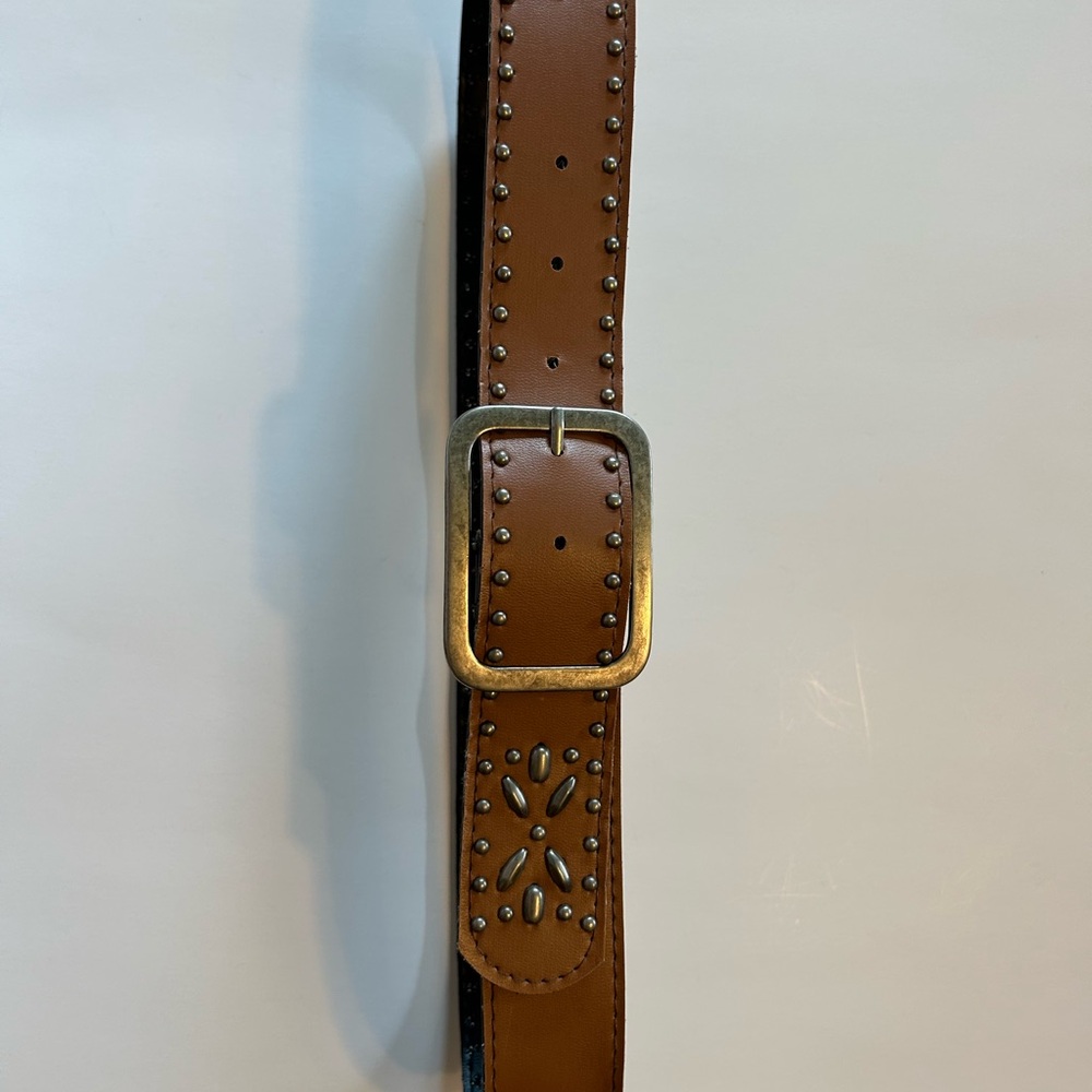 NWOT Women’s Studded Brown Belt with Silver Buckle